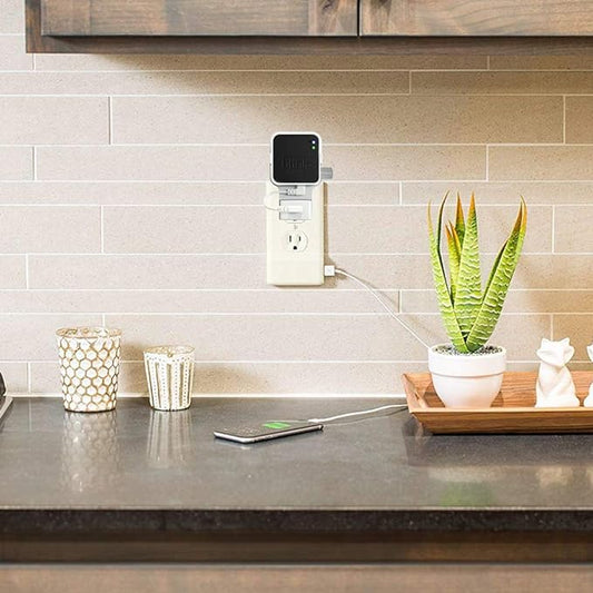 256GB USB Flash Drive and Outlet Mount - Image 2