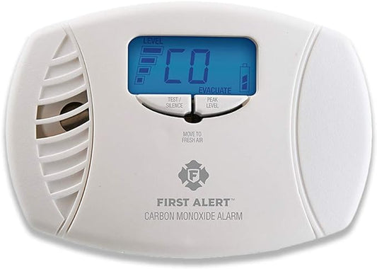 First Alert CO615A Plug-in Carbon Monoxide Detector by FirstAlert